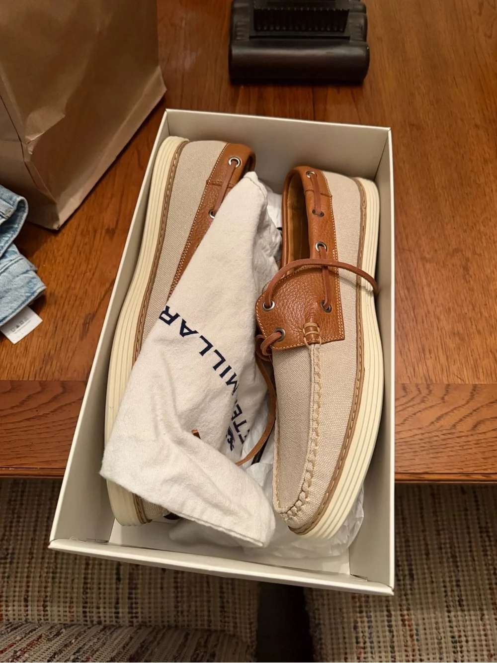 Peter Millar White Box with Navy Logo and Crown